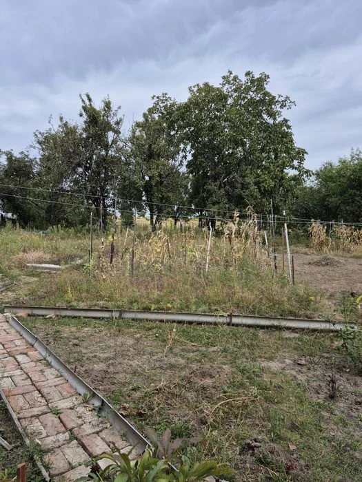 Окремий цегляний будинок на Бобровиці