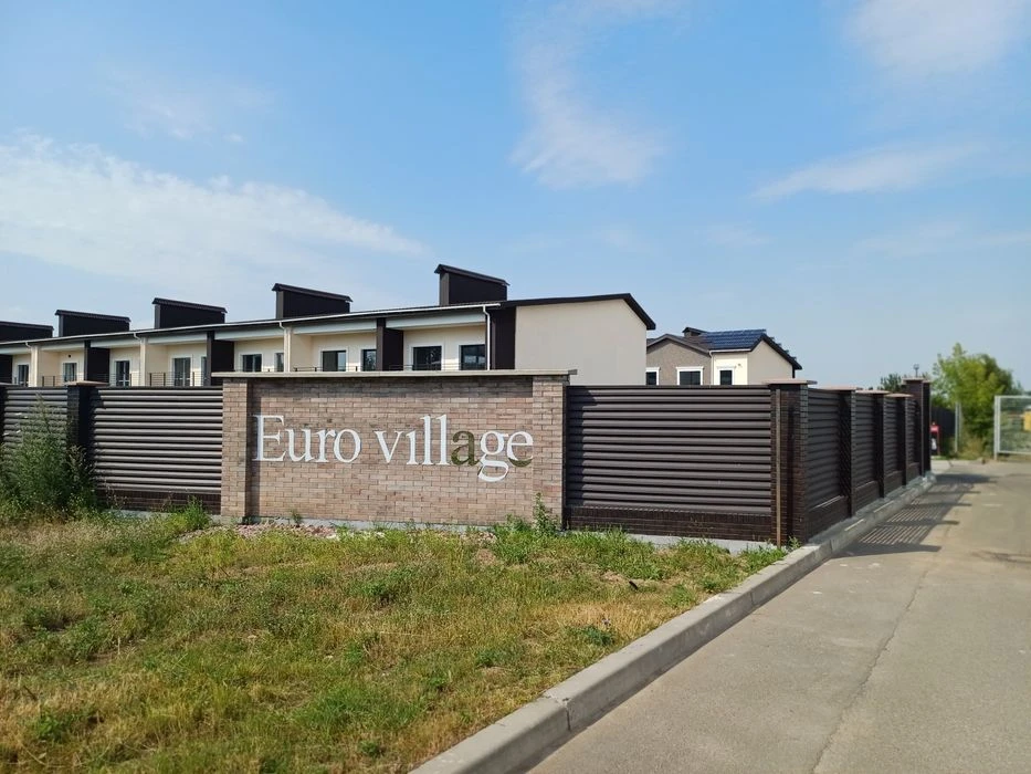 Продаж житла в елітній забудові "Euvro village"! з терасою т