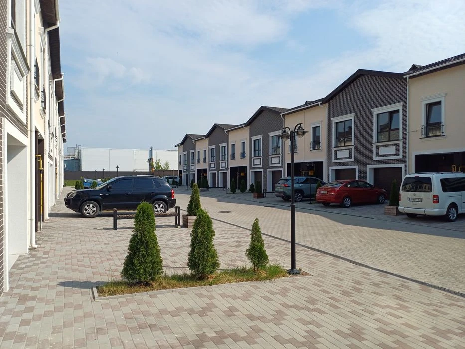 Продаж житла в елітній забудові "Euvro village"! з терасою т