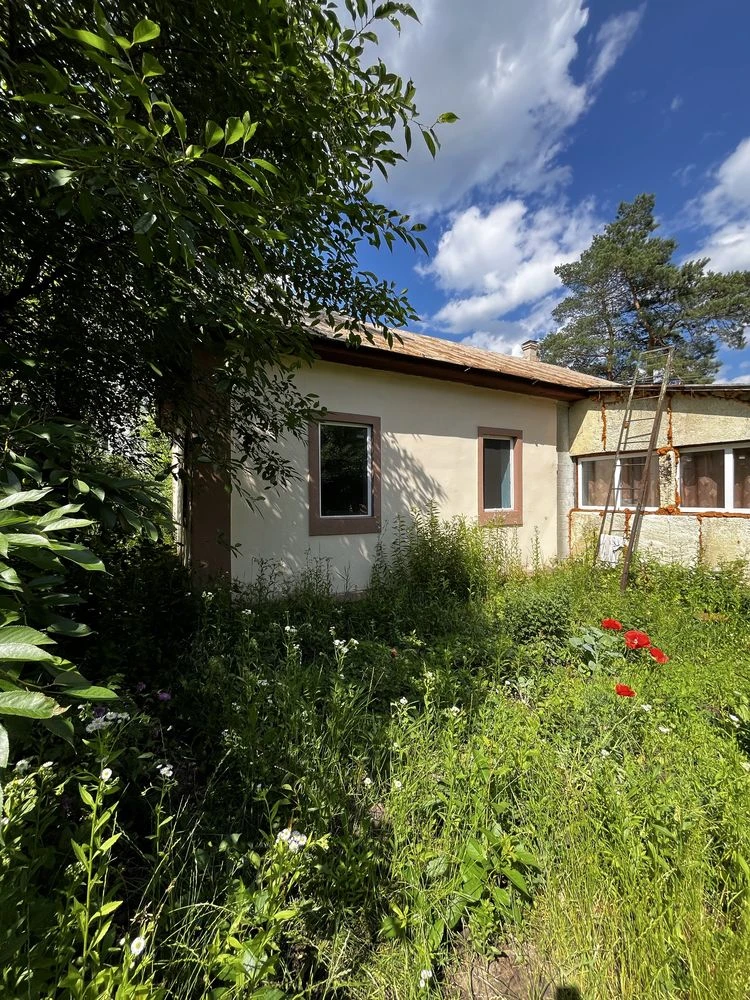 Продаж  окремого  будину  в Чернігові, 84 м2, 8 соток землі.