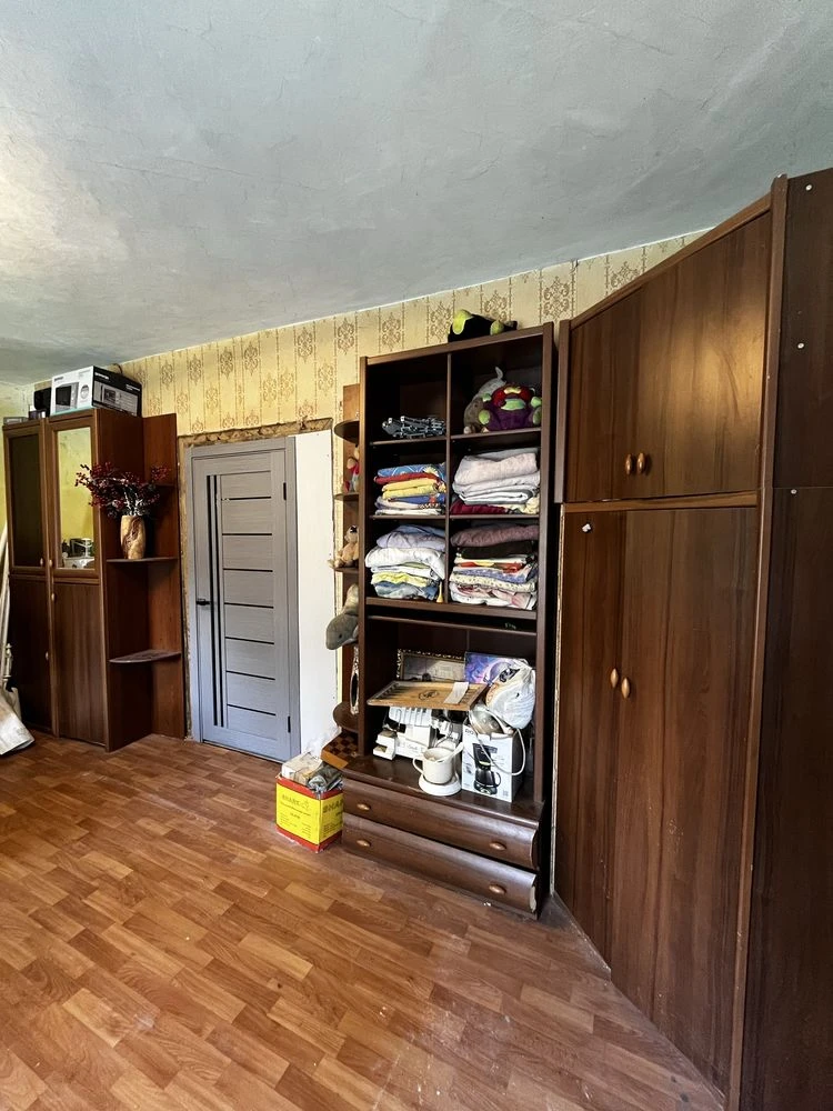 Продаж  окремого  будину  в Чернігові, 84 м2, 8 соток землі.