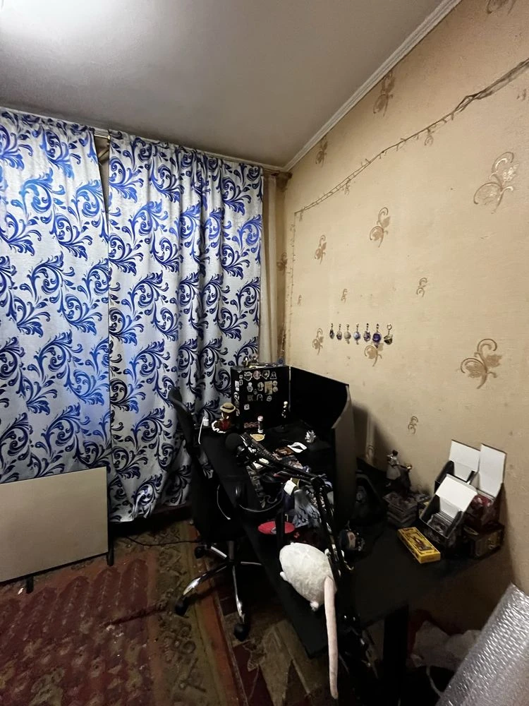 Продаж  окремого  будину  в Чернігові, 84 м2, 8 соток землі.