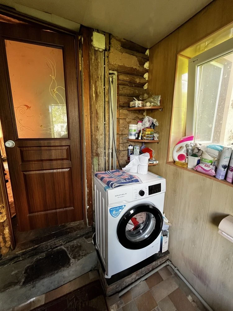 Продаж  окремого  будину  в Чернігові, 84 м2, 8 соток землі.
