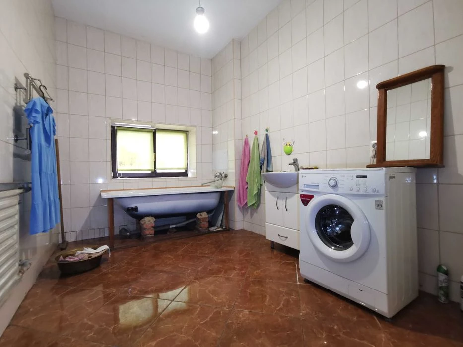 Просторий 2-поверховий будинок на вул.Гагаріна, 210 м², 8 со