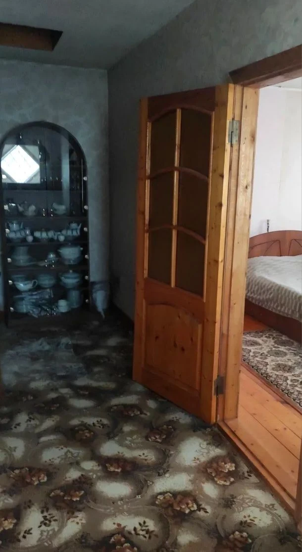 Продам дом 162м2на 10 сотках.Холодная гора.Гараж,подвал,тера