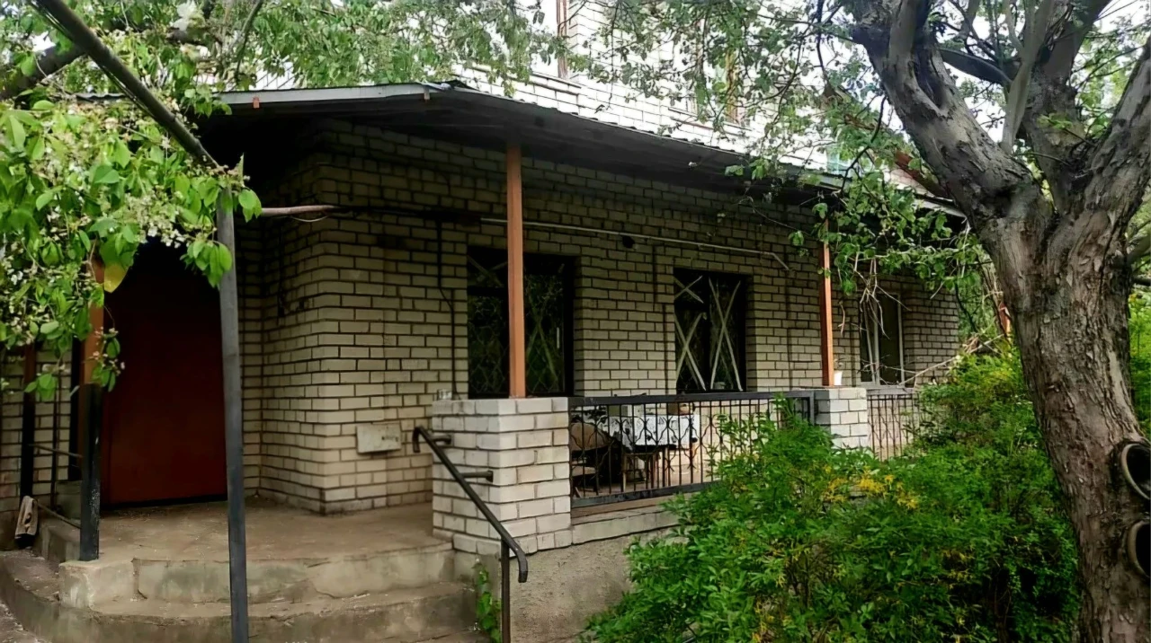 Продам дом 162м2на 10 сотках.Холодная гора.Гараж,подвал,тера