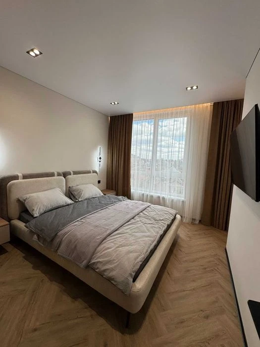 For sale fully furnished 1-room apartment in the central area