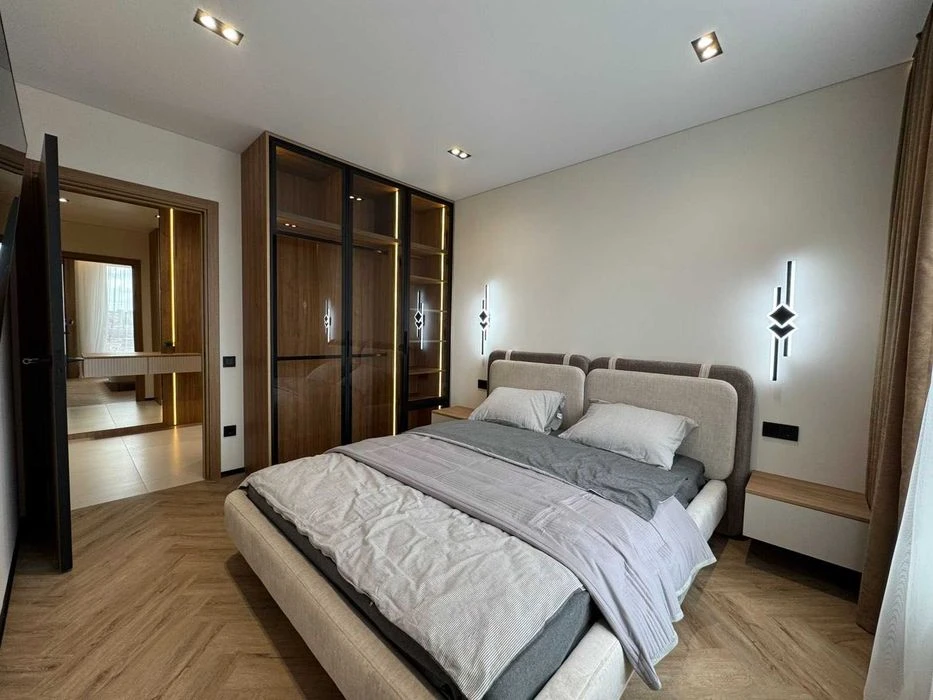 For sale fully furnished 1-room apartment in the central area