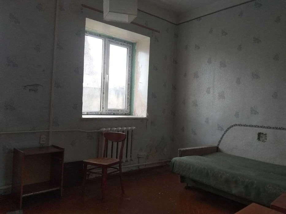 1k, possible restoration, 48 Petropavlivska St., Kurenivka,