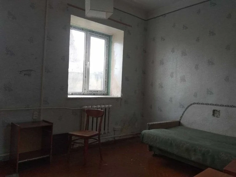 1k, possible restoration, 48 Petropavlivska St., Kurenivka,