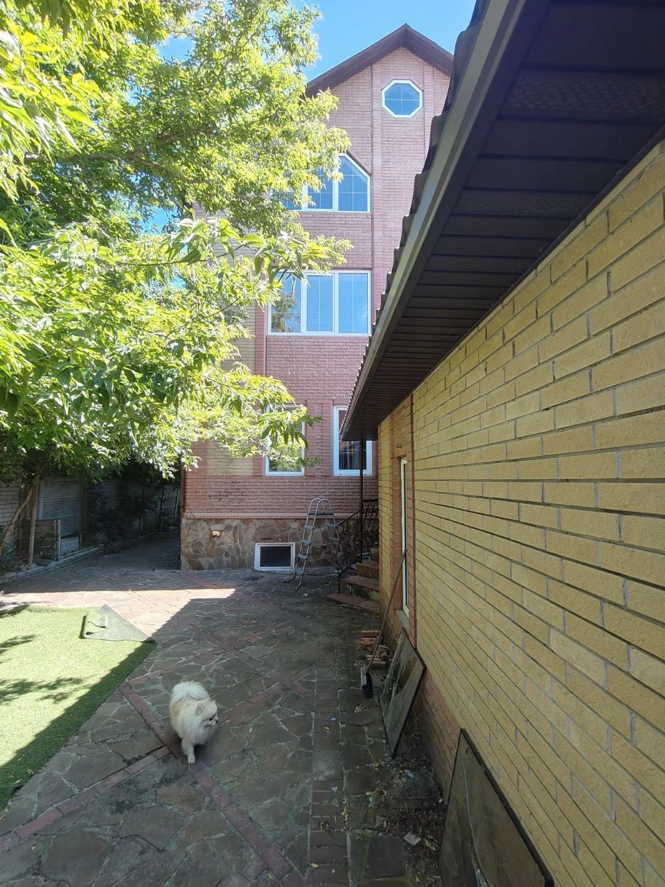 Продам дом 5комнат, жилая площадь 199м