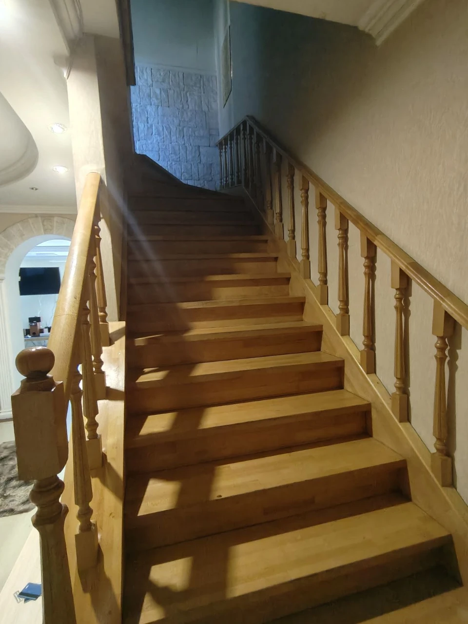 Продам дом 5комнат, жилая площадь 199м