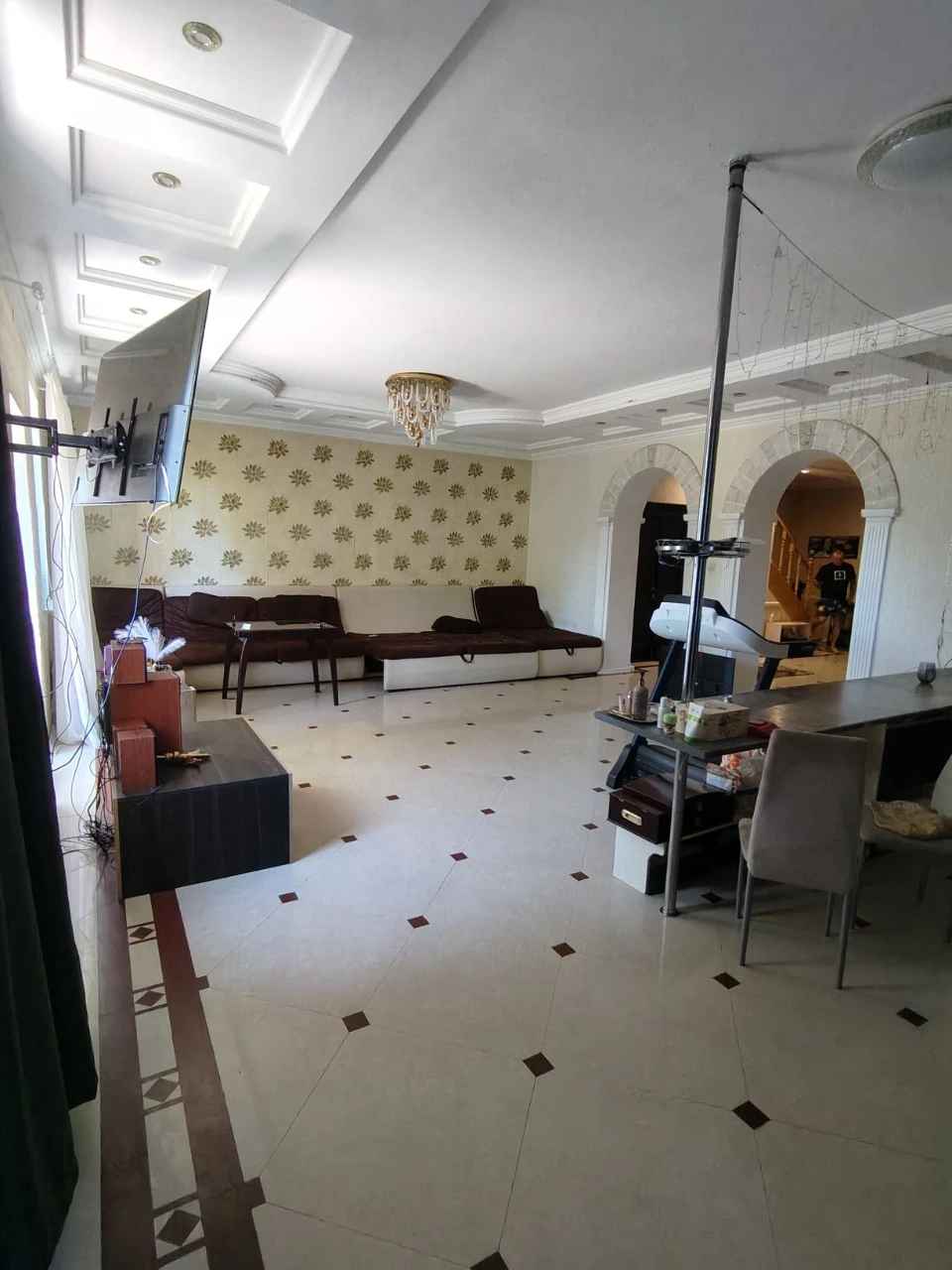 Продам дом 5комнат, жилая площадь 199м