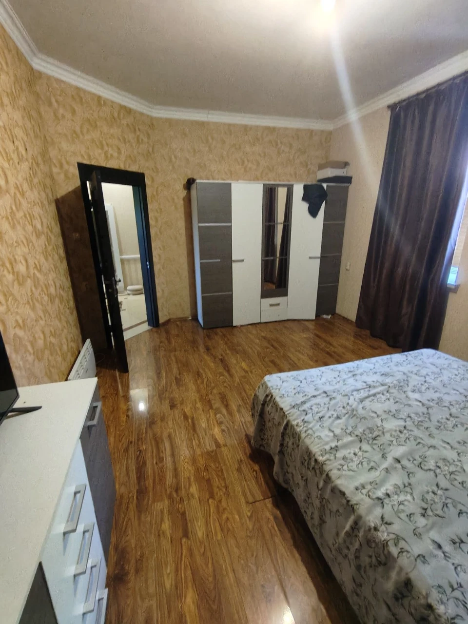 Продам дом 5комнат, жилая площадь 199м