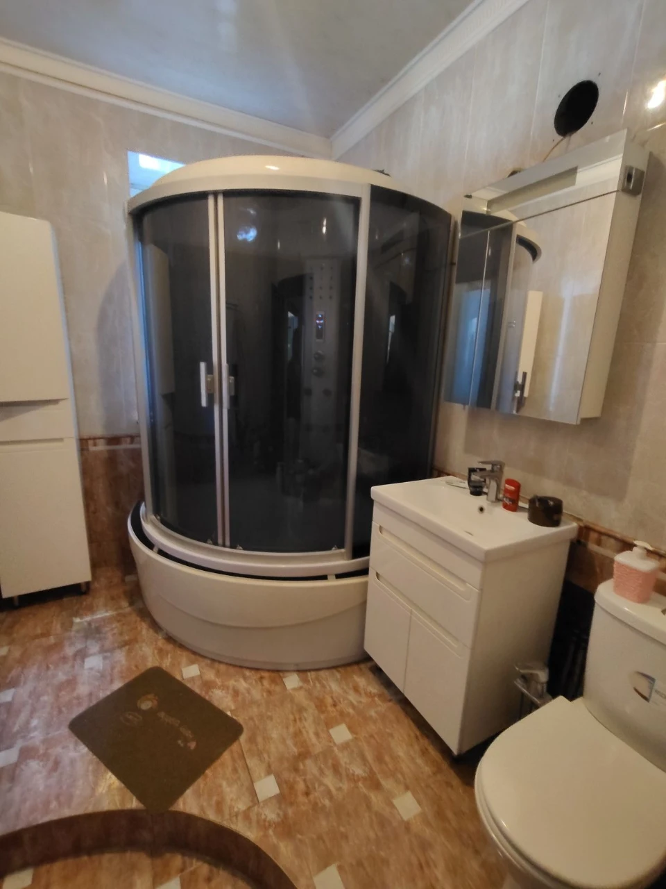 Продам дом 5комнат, жилая площадь 199м