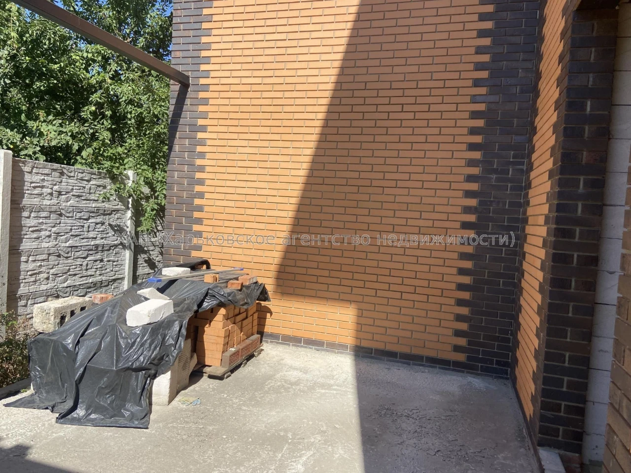 Продам 2-этажный дом новой постройки, Залютино, под отделку,