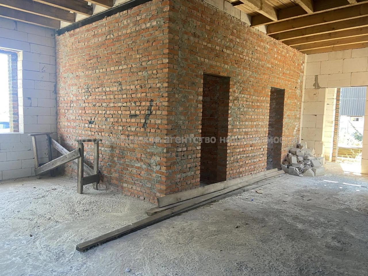Продам 2-этажный дом новой постройки, Залютино, под отделку,