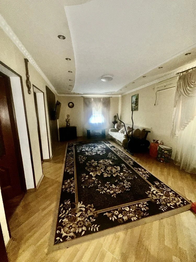 Продам дом р-он Немышля 15 мин метро Дворец Спорта 80  м2 .
