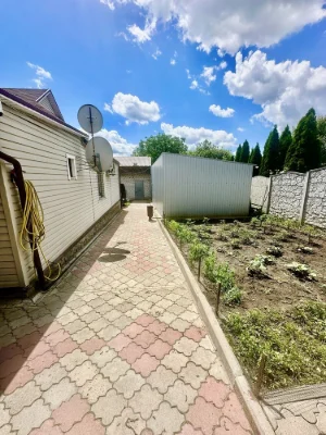 Продам дом р-он Немышля 15 мин метро Дворец Спорта 80  м2 .