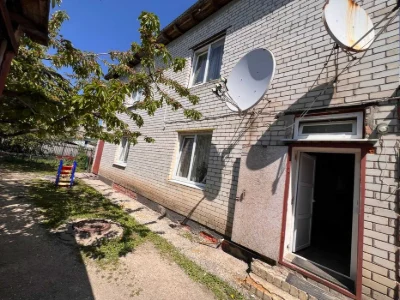 Продам 2х этажний дом по ул. Лазурной
