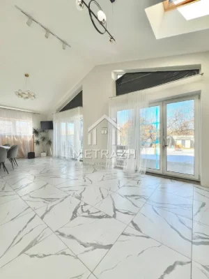 Будинок 120 м² у Павленках, Нові будинки,Комунальний ринок(к