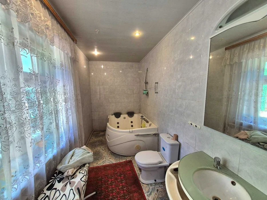 Продам 2этажный дом с удобствами. Р-н Коммунального Рынка.