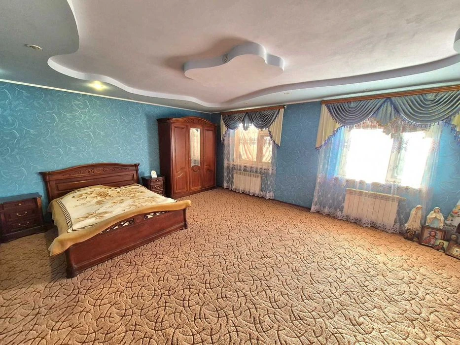 Продам 2этажный дом с удобствами. Р-н Коммунального Рынка.