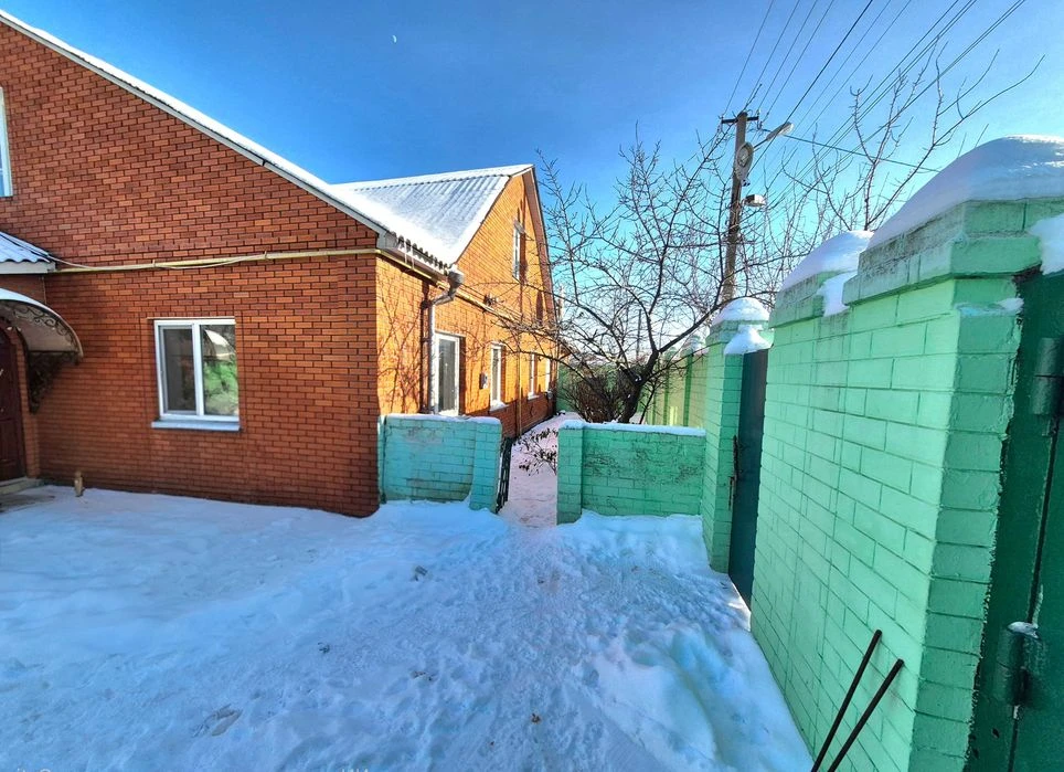 Продам 2этажный дом с удобствами. Р-н Коммунального Рынка.