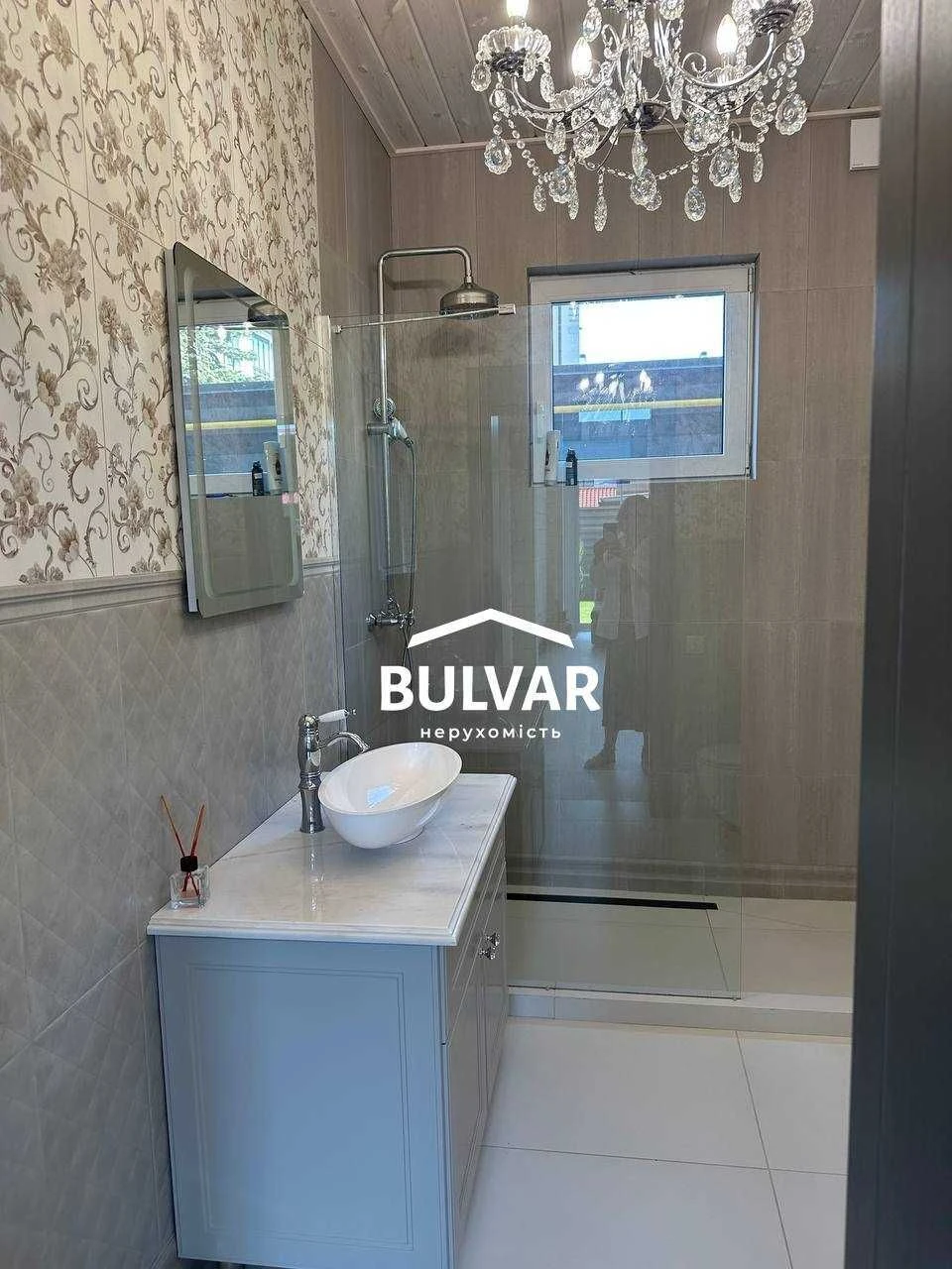 Продам крутой семейный дом, камерная локация на берегу, 10 м