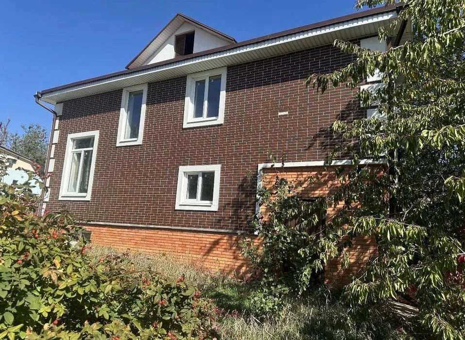 Продам сучасний будинок у районі Нових Будинків (Павленки)(к