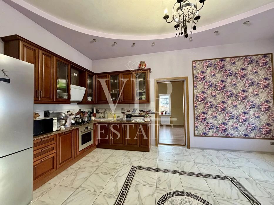 Продам дом 175 м.кв.6 соток,сауна,гараж Лысая гора,круг Холо