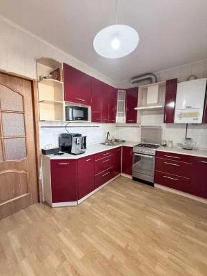 Продам 2х этажный дом на Залютино