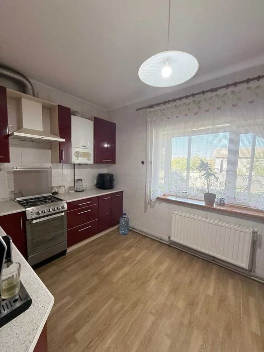 Продам 2х этажный дом на Залютино
