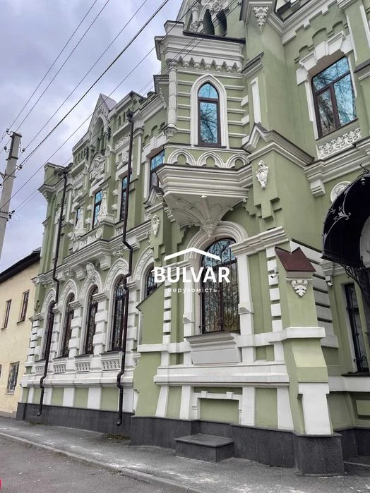Уникальное предложение! Продам клубный ДОМ в Центре, м. Арх.
