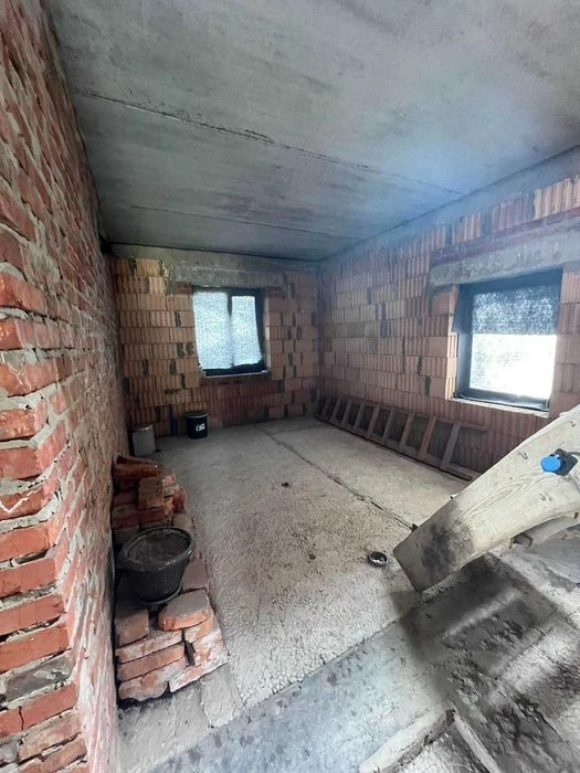 Продам новый дом 138м2 с приватизированным участком 9 соток.