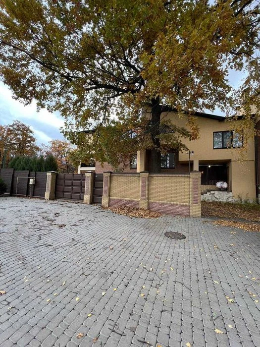 Продам новый элитный дом - вся мебель и техника, район Пятих