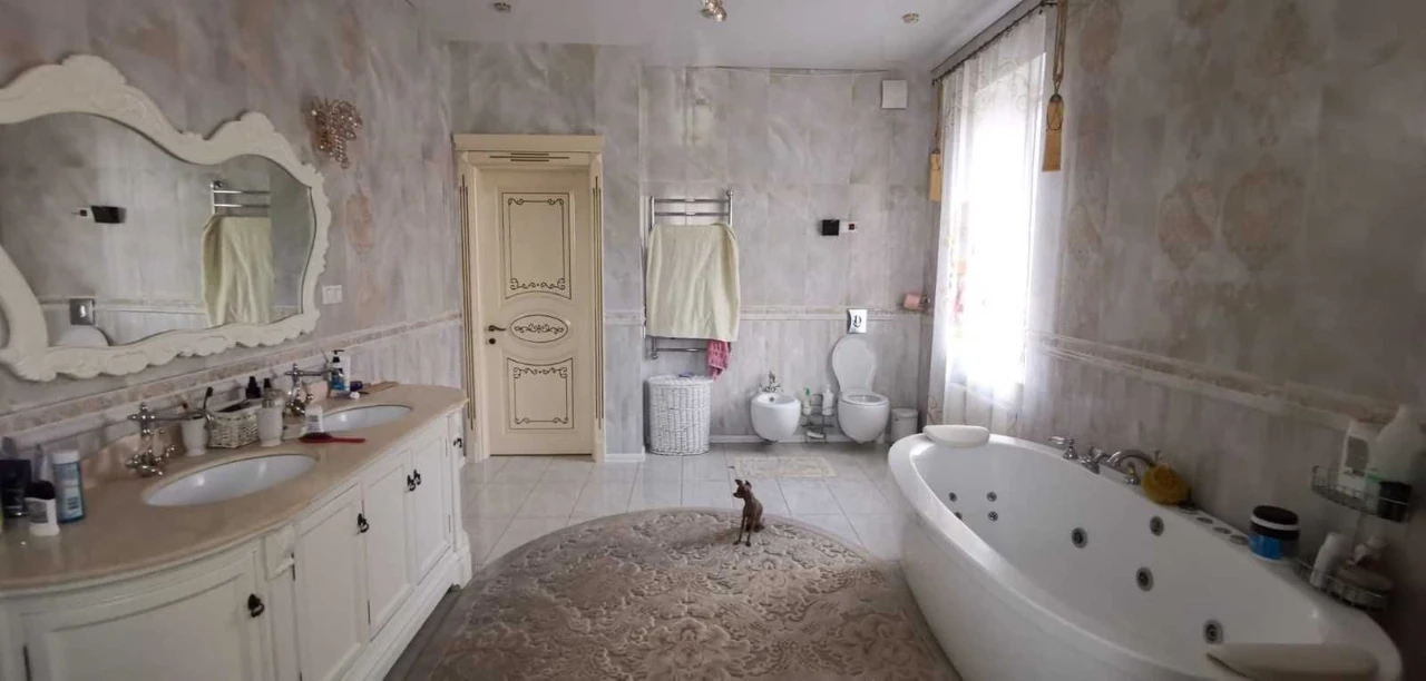 В Харькове!Продам Шикарный Элитный дом 500м2,Алексеевка,м.По