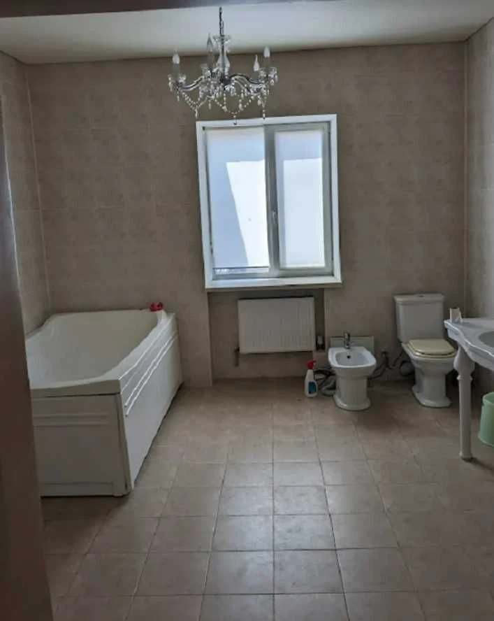 Будинок автономний 240м.кв., в Харкові район Ледного тихе мі