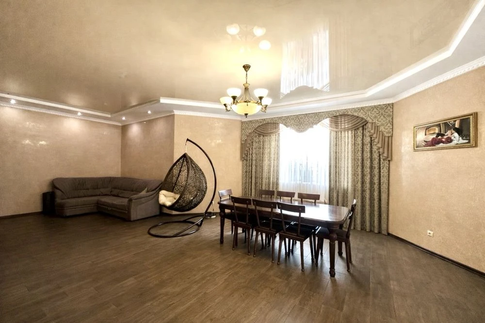 Продам шикарний будинок в Сумах