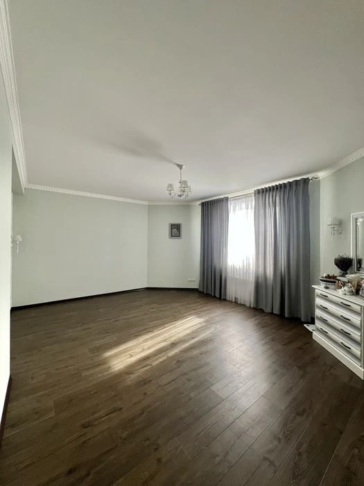 Продам шикарний будинок в Сумах