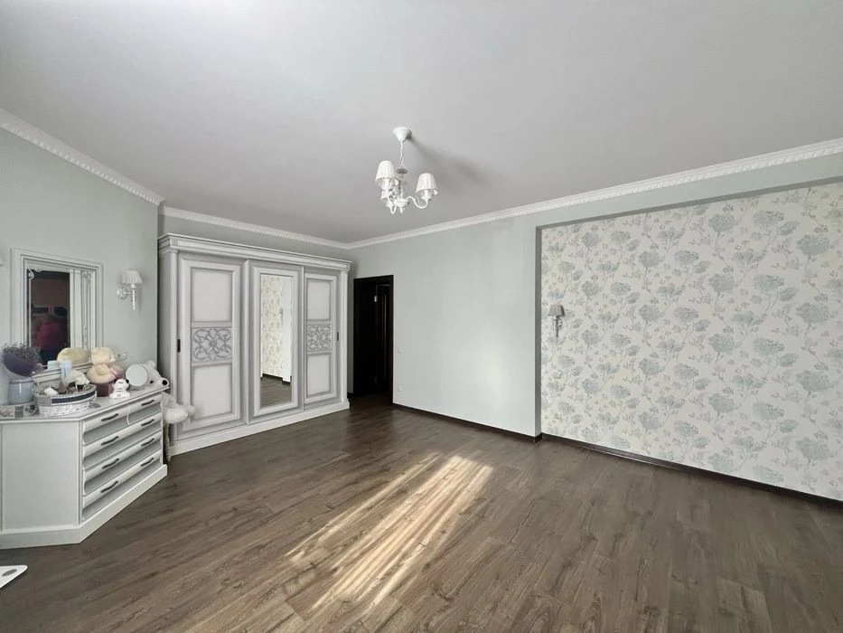Продам шикарний будинок в Сумах