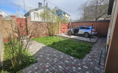 Продаж будинку в центрі