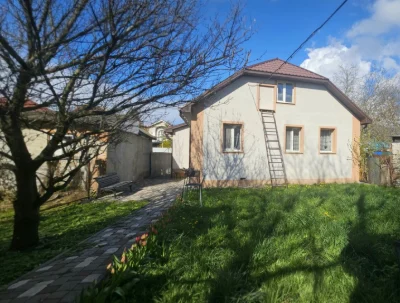 Продаж будинку в центрі