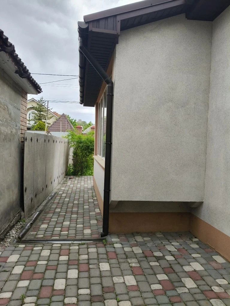 Продаж будинку в центрі