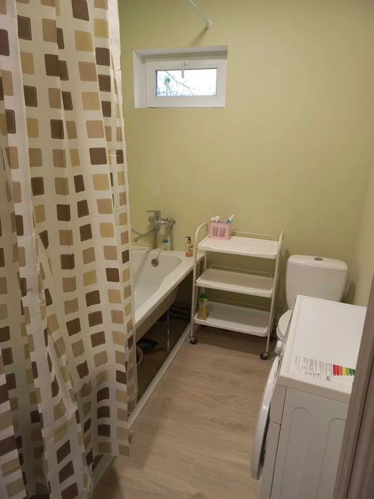 Будинок зі зручностями, меблями та технікою