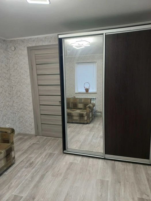 Будинок зі зручностями, меблями та технікою