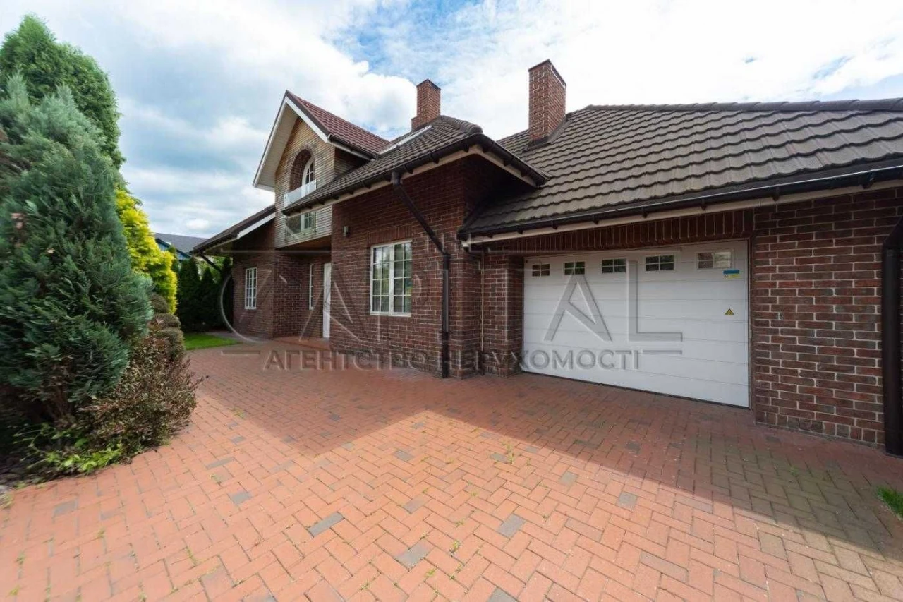 Продаж будинку 200 м² / 6 соток/ м. Славутич 1 км / Осокорки