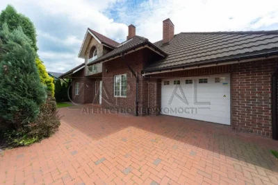 Продаж будинку 200 м² / 6 соток/ м. Славутич 1 км / Осокорки