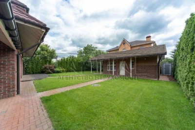 Продаж будинку 200 м² / 6 соток/ м. Славутич 1 км / Осокорки