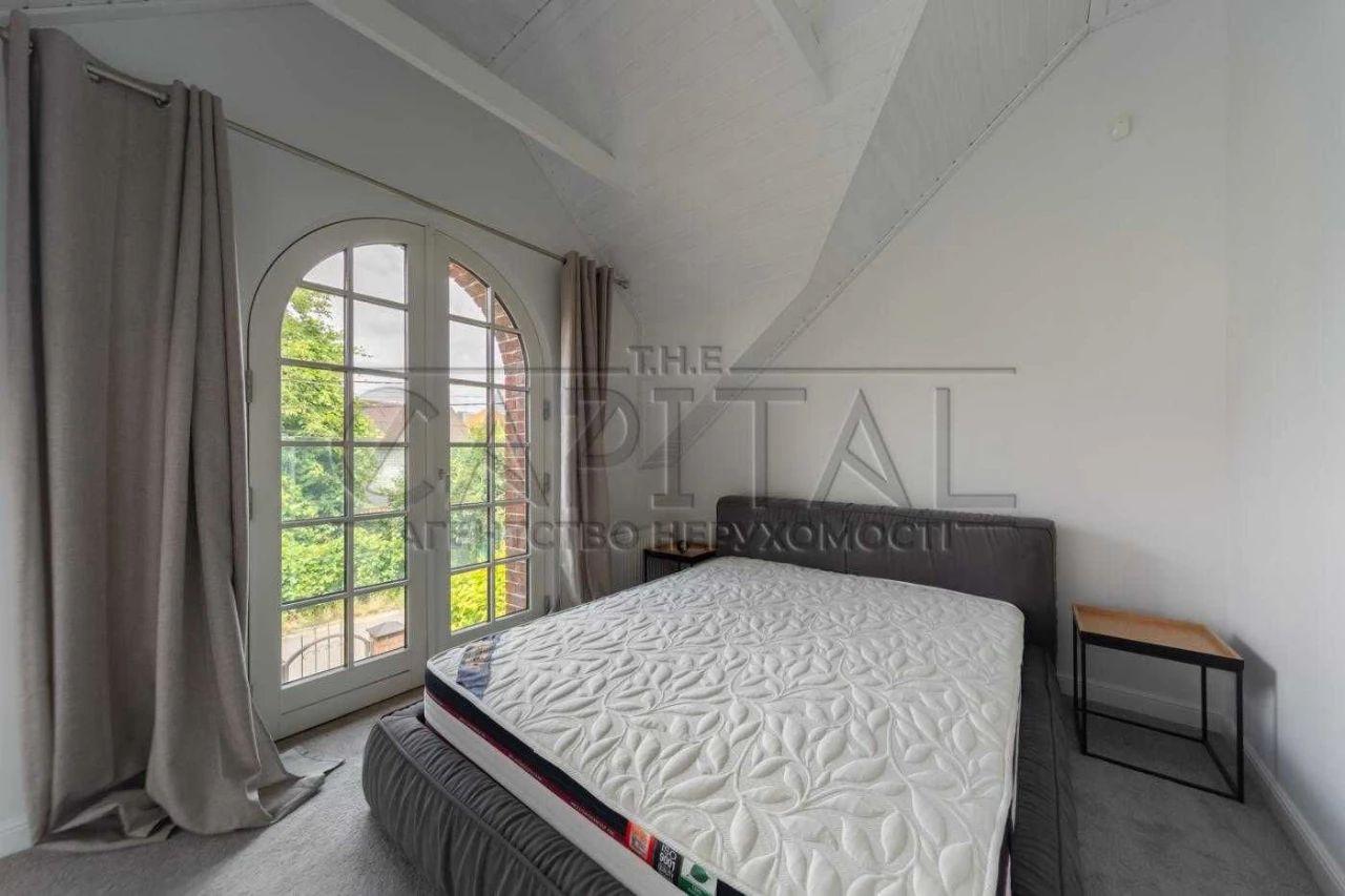 Продаж будинку 200 м² / 6 соток/ м. Славутич 1 км / Осокорки